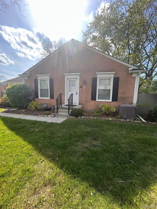 1466 Knights Ridge Ct, Rochester Hills, MI, 48306-4237 | Card Image