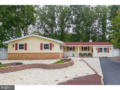 923 Forbes St, TURNERSVILLE, NJ, 08012-1162 | Card Image