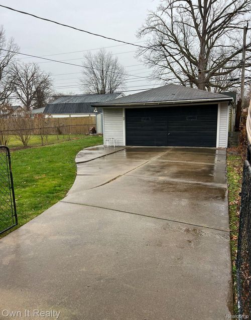 3976 Weddell St, Dearborn Heights, MI, 48125-3028 | Card Image