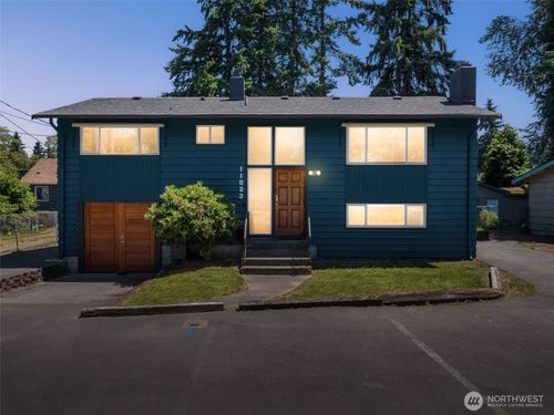11822 10th Avenue S, Seattle, WA, 98168 | Card Image