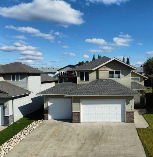 811 10 Street, Fox Creek, AB, T0H1P0 | Card Image