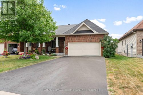 200 Edey St, Arnprior, ON, K7S0G2 | Card Image