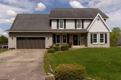 208 Parkview Cir, Kingwood, WV, 26537-1300 | Card Image