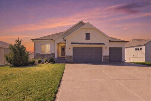 13401 182nd St, Overland Park, KS, 66013-4522 | Card Image