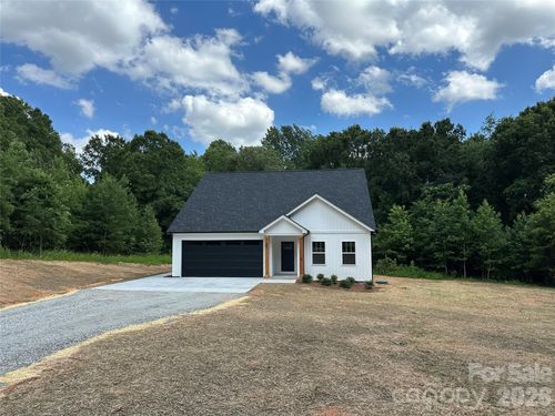 906 Maywood St, Kannapolis, NC, 28081-3334 | Card Image