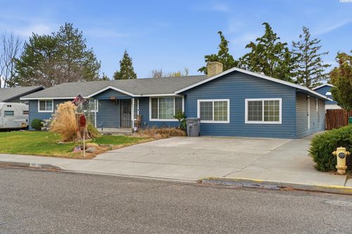 1711 W 15th Ave, Kennewick, WA, 99337-3408 | Card Image