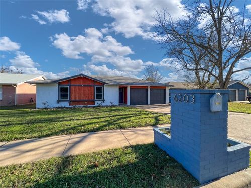 6203 London Dr, Austin, TX, 78745-3458 | Card Image