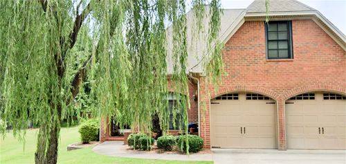 2172 N Donahue Dr, Auburn, AL, 36830-4273 | Card Image