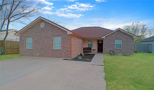 1806 Se 15th St, Mineral Wells, TX, 76067-6642 | Card Image