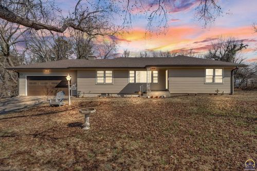 2886 Sw Mulvane St, Topeka, KS, 66611 | Card Image