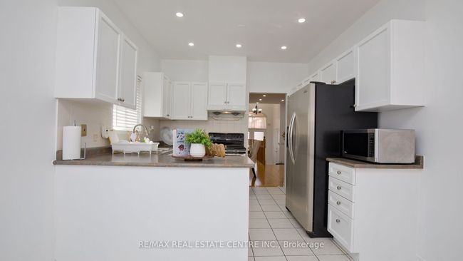 32 Pappain Cres, House other with 6 bedrooms, 3 bathrooms and 4 parking in Brampton ON | Image 14
