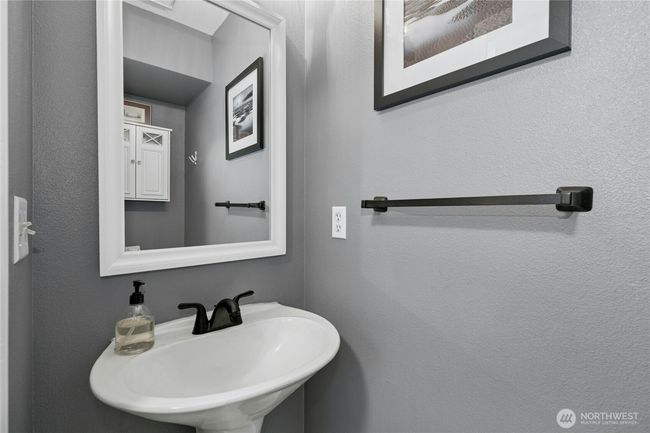 Half bath/powder room | Image 21