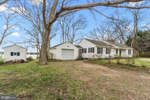 375 Hickory Point Dr, Montross, VA, 22520-3865 | Card Image