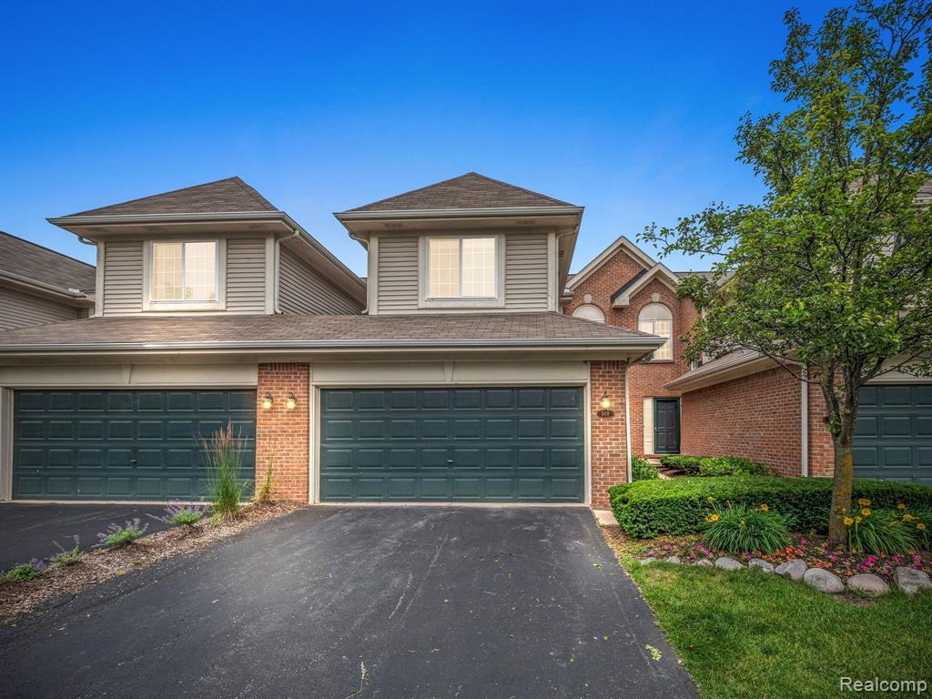 James Cir, Royal Oak, MI 48067