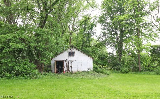 garage | Image 16