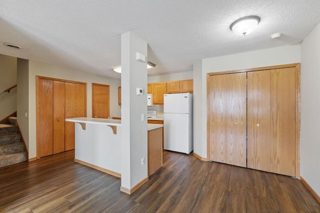 384 - 6434 158 Th St W, Townhouse with 2 bedrooms, 2 bathrooms and null parking in Apple Valley MN | Image 4