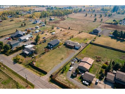 33004 Camas Swale Rd, House other with 3 bedrooms, 2 bathrooms and 2 parking in Creswell OR | Image 2