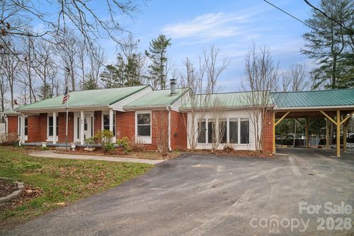 185 Oo King Dr, Flat Rock, NC, 28731-8616 | Card Image