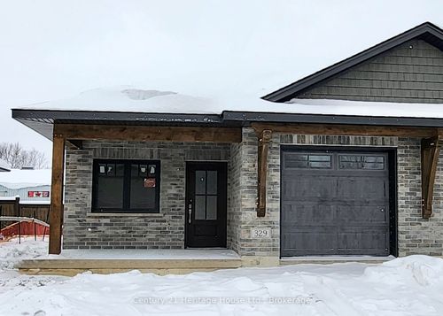 329 Arthur St, Mount Forest, ON, N0G2L3 | Card Image