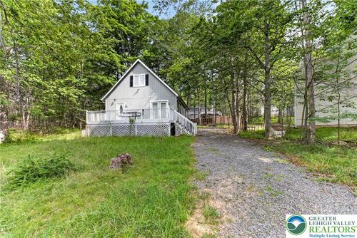 2027 Skyview Ter, Tobyhanna, PA, 18466-3696 | Card Image