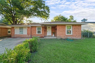 1601 Crestridge Drive, House other with 3 bedrooms, 2 bathrooms and null parking in Mesquite TX | Image 3