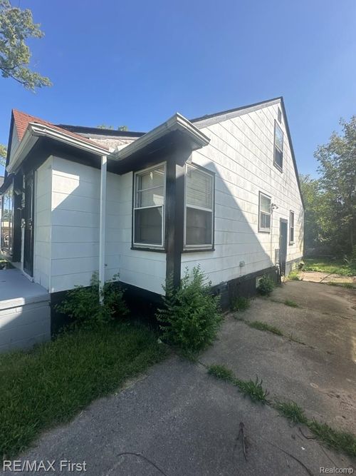 18932 Riverview St, Detroit, MI, 48219-2270 | Card Image