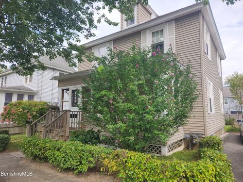 25 Ashley St, Pittsfield, MA, 01201-5407 | Card Image