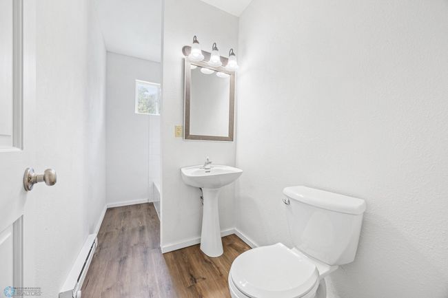Bathroom | Image 17