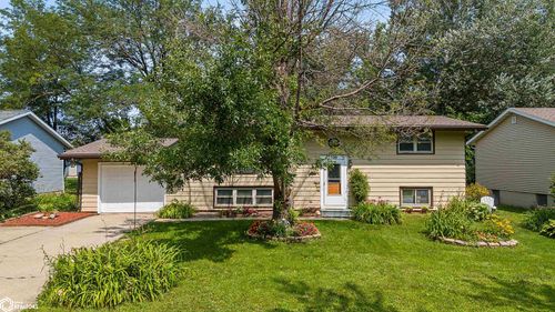 135 Westhaven Dr, Forest City, IA, 50436-2230 | Card Image