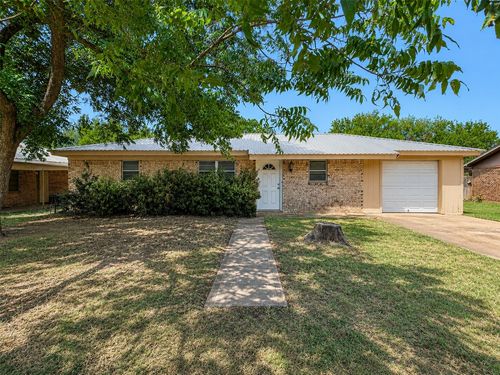 909 N Avenue K, Haskell, TX, 79521-3821 | Card Image