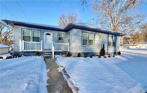 506 N 3rd St, Wathena, KS, 66090-4109 | Card Image