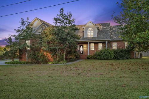 79 Rothenburg Ln, Arab, AL, 35016-4276 | Card Image