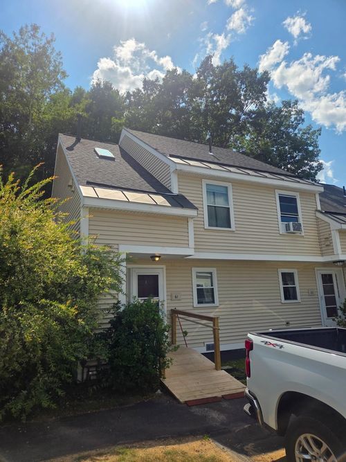 61 Bluffs Dr, Concord, NH, 03303-1579 | Card Image