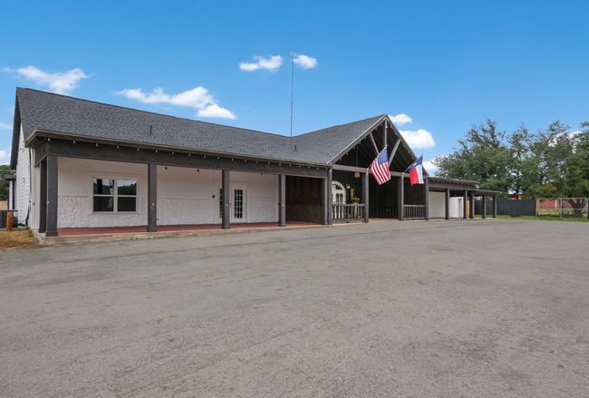 4 - 15603 E State Highway 29, Home with 1 bedrooms, 1 bathrooms and 100 parking in Buchanan Dam TX | Image 11