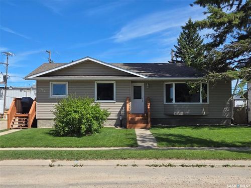 326 9th St S, Humboldt, SK, S0K2A0 | Card Image
