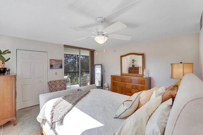 APT-301 - 7300 Lake Circle Dr, Condo with 2 bedrooms, 2 bathrooms and null parking in Margate FL | Image 17