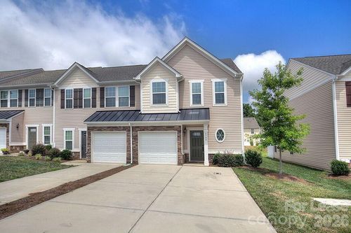 2704 Silverthorn Dr, Charlotte, NC, 28273-0007 | Card Image