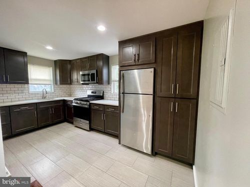 b-2nd-floor-412 E Providence Rd, ALDAN, PA, 19018-4217 | Card Image