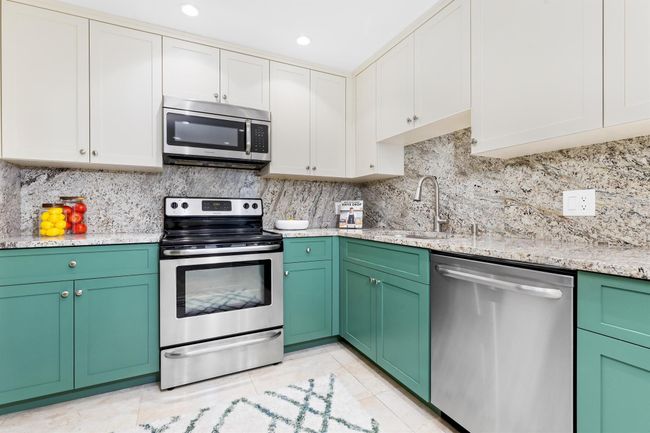 APT-303 - 3610 S Ocean Blvd, Condo with 2 bedrooms, 2 bathrooms and null parking in South Palm Beach FL | Image 10