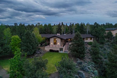 8050 Nw Grubstake Way, Redmond, OR, 97756-8096 | Card Image