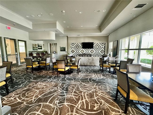 APT-506 - 4330 Hillcrest Dr, Condo with 1 bedrooms, 2 bathrooms and null parking in Hollywood FL | Image 37