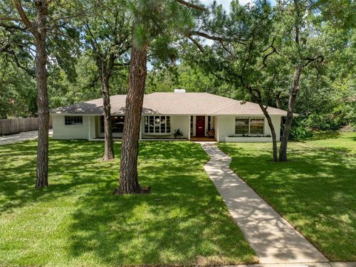 1811 Laurelwood Dr, Denton, TX, 76209-2234 | Card Image