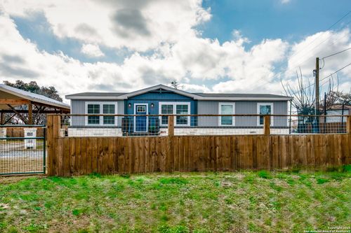 602 E Hunt St, Pleasanton, TX, 78064-3636 | Card Image