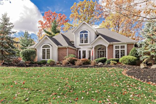 7320 Hunters Trl, Concord Township, OH, 44077-9333 | Card Image