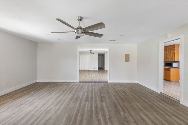 2255 Old Colony Line Rd, House other with 3 bedrooms, 2 bathrooms and 4 parking in Lockhart TX | Image 13