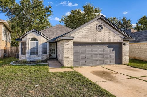 4705 Fallenash Dr, Austin, TX, 78725-1727 | Card Image