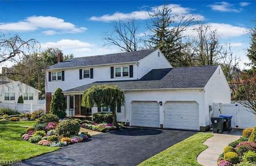 9 Alexander Rd, East Brunswick, NJ, 08816-2779 | Card Image