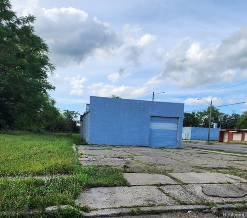 18811 Hayes St, Detroit, MI, 48205-2911 | Card Image