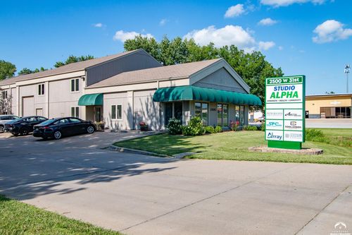 h-2500 W 31st St, Lawrence, KS, 66047-3051 | Card Image