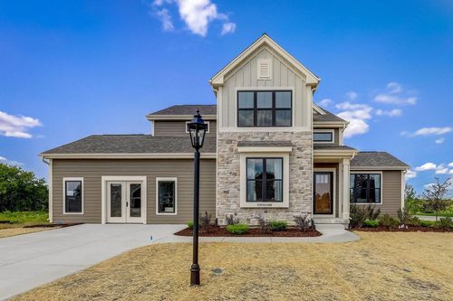 W151N11999 Mistletoe Road, Germantown, WI, 53022 | Card Image